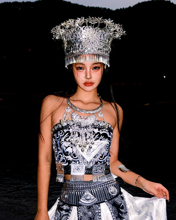 ll.lu1s instagram image archive image