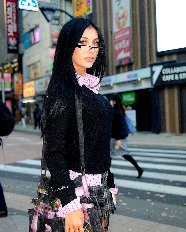 ellianawalmsley instagram image archive image