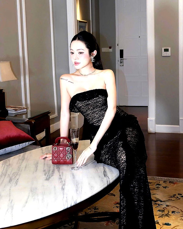 lyhythuedoxinh instagram image archive image