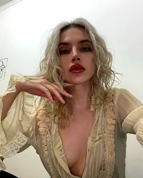 alien.hanna instagram image archive image