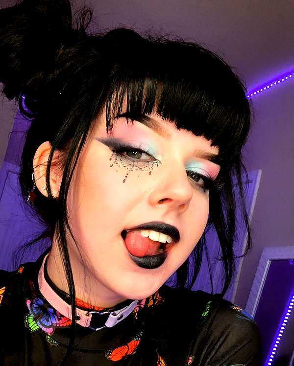yeahimcaroline instagram image archive image