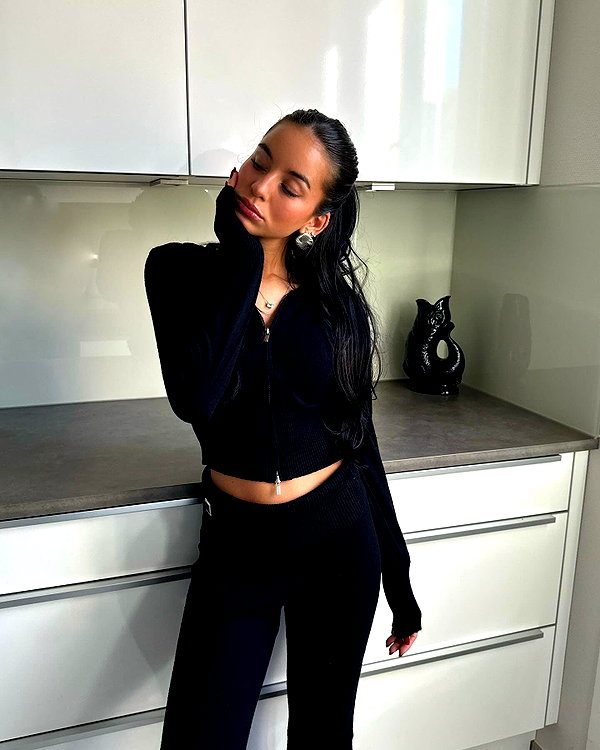 zoeliss instagram image archive image