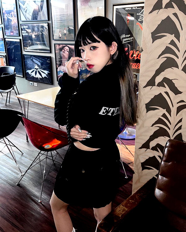 nixqq.425_ instagram image archive image