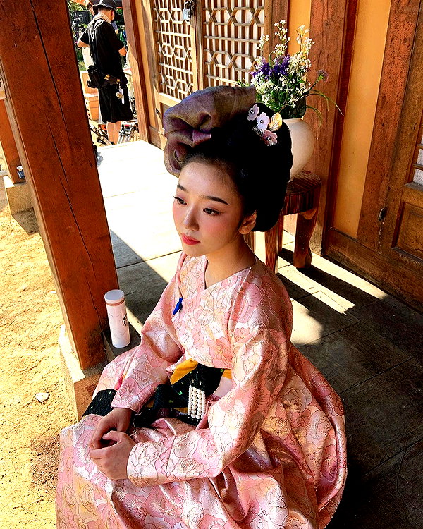 hyeweon__ instagram image archive image