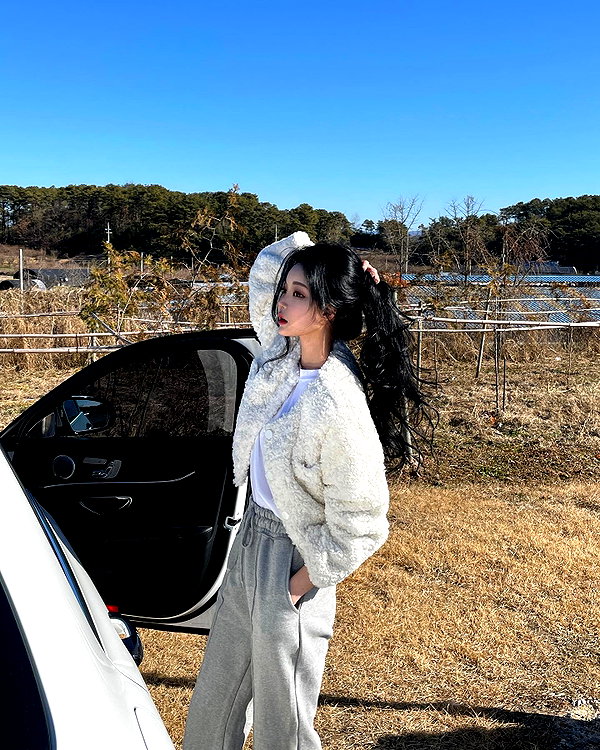 daxbin instagram image archive image
