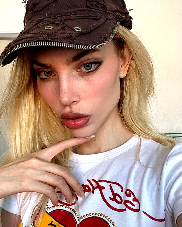 anya4everr instagram image archive image