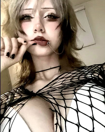 felinaaxi instagram image archive image