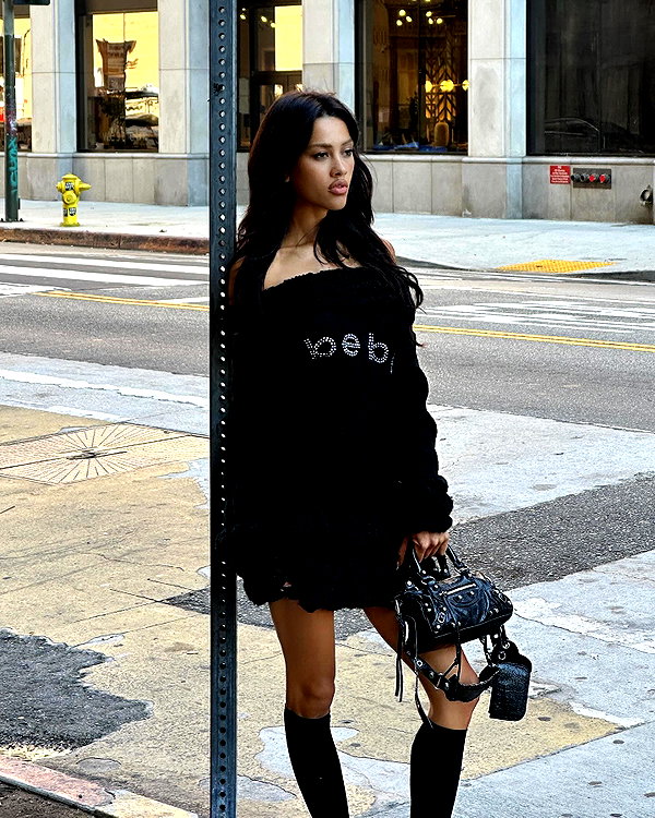 leonanaomii instagram image archive image