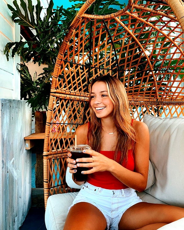 sadieemckennaa instagram image archive image