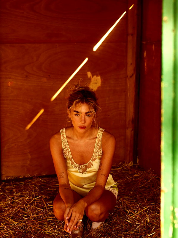 maya.keyy instagram image archive image