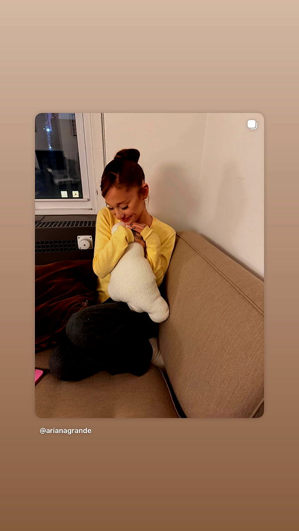 arianagrande instagram image archive image