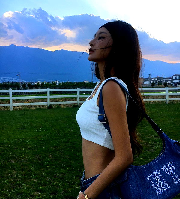 ll.lu1s instagram image archive image