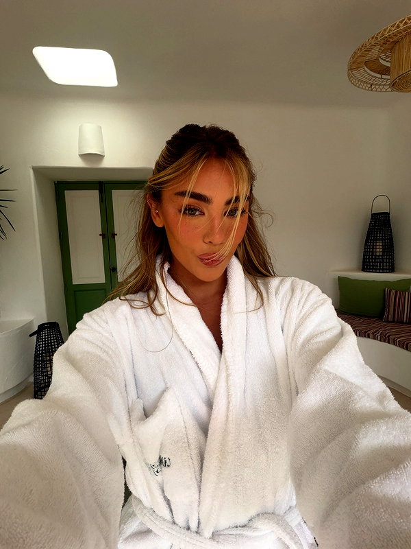 maya.keyy instagram image archive image
