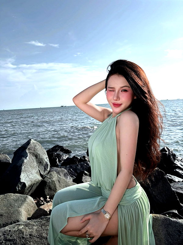 lyhythuedoxinh instagram image archive image