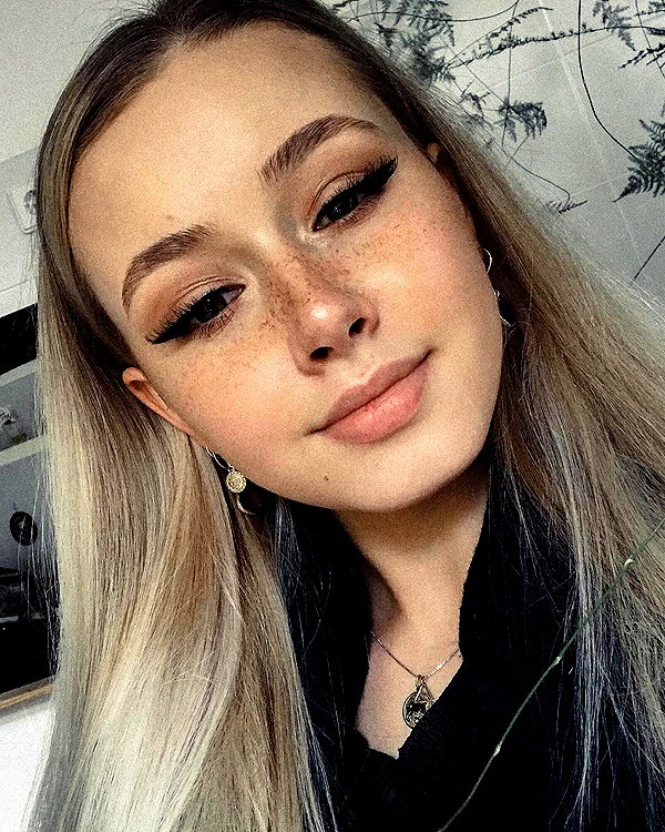 lilih instagram image archive image