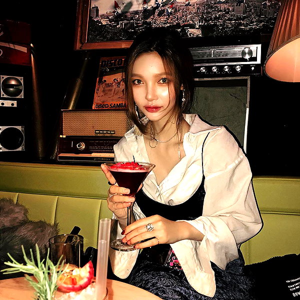 Archived image from @heroineseen on Instagram