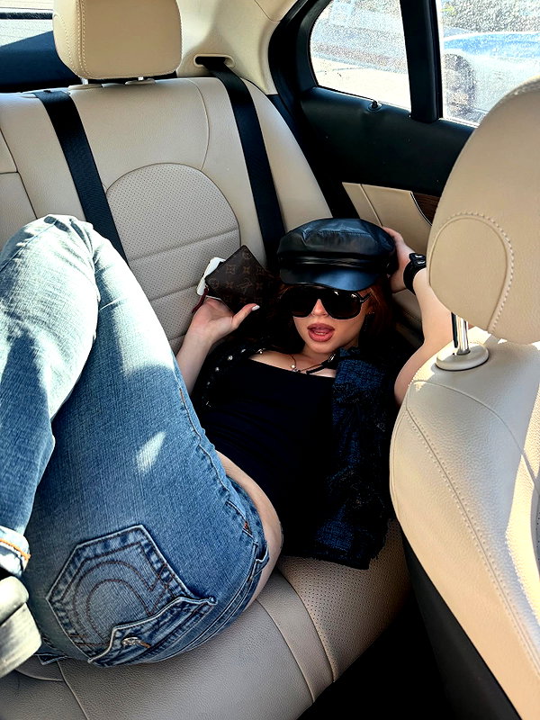 renatarrii instagram image archive image