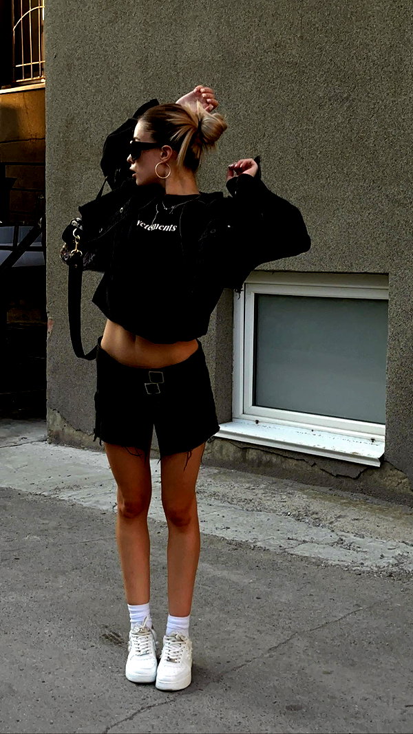 kkwwwv instagram image archive image