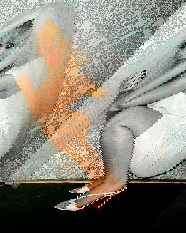 sabrinacarpenter sabrinacarpenter archive image