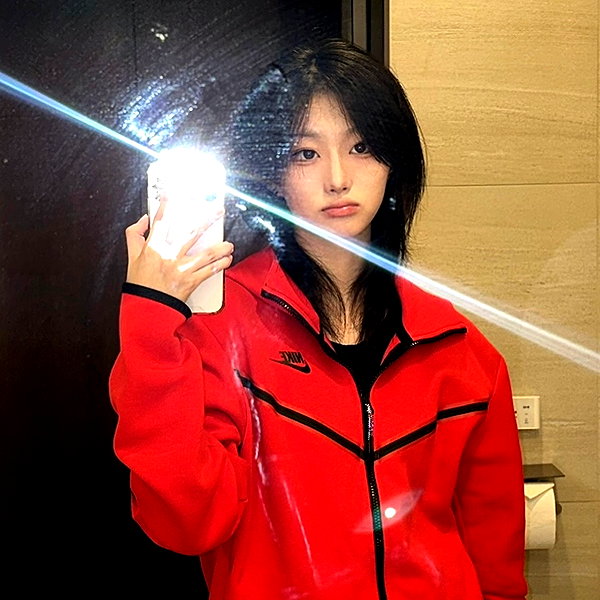esnioughxx._y2 instagram image archive image