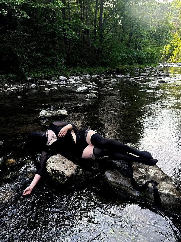 andasrose instagram image archive image