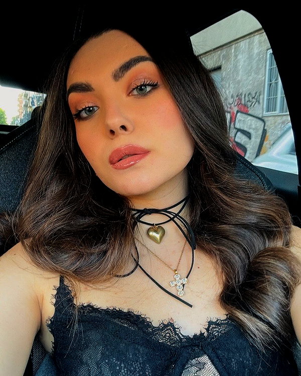 annabottoo instagram image archive image