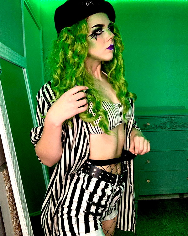 yeahimcaroline instagram image archive image