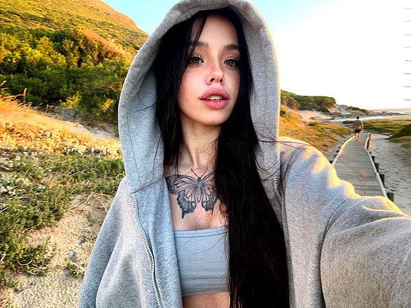 lyna_com2000 instagram image archive image