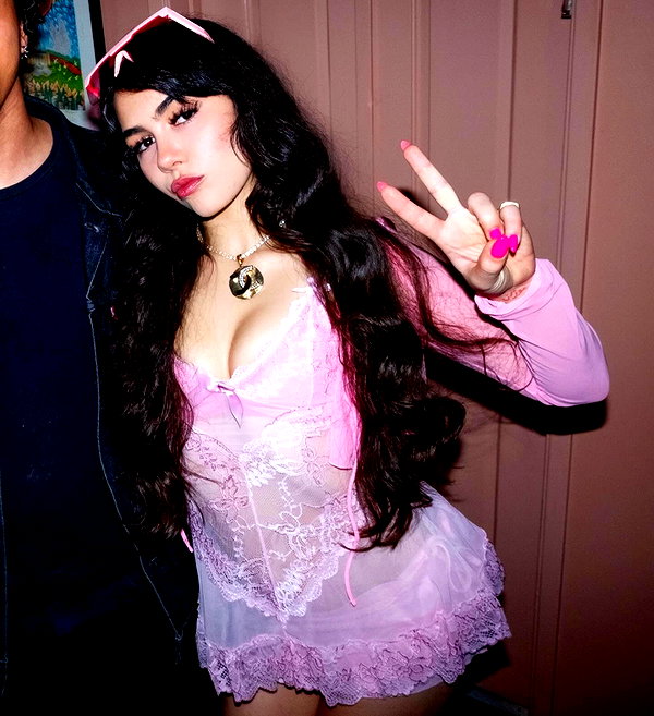 hannahdollas archive image