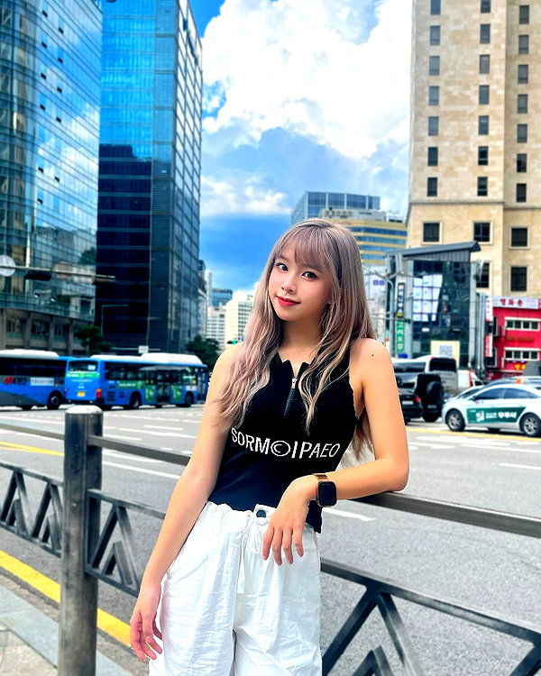e.shao_417 instagram image archive image