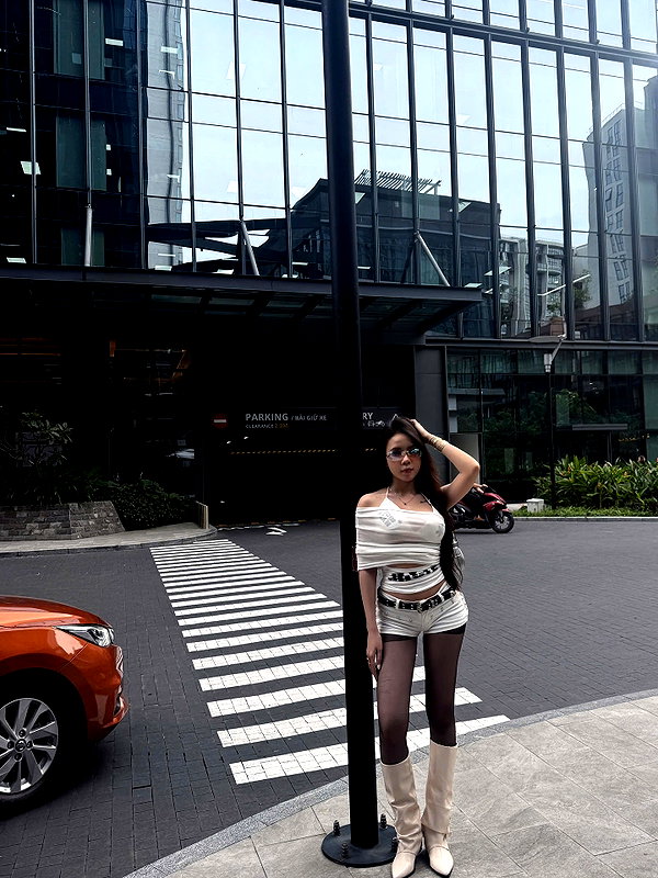 lyhythuedoxinh instagram image archive image