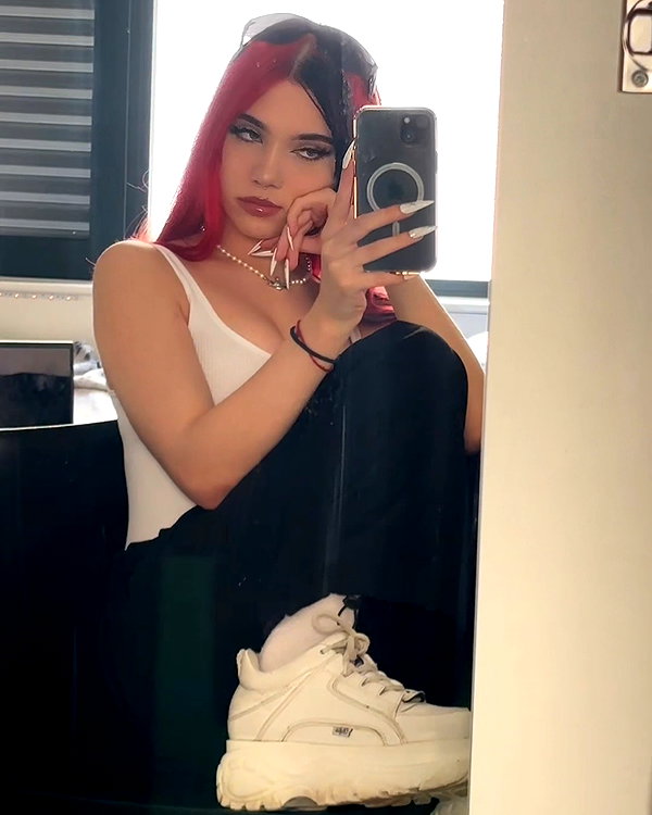_roniira instagram image archive image