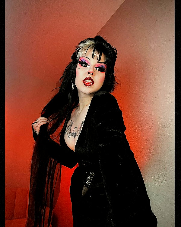 yeahimcaroline instagram image archive image