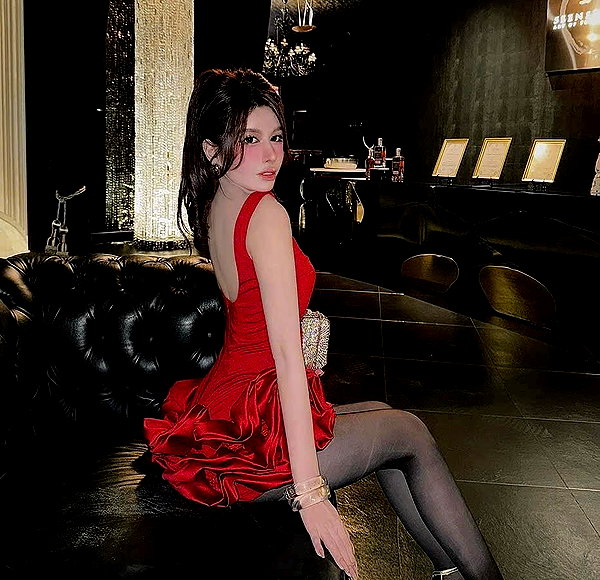 lyhythuedoxinh instagram image archive image