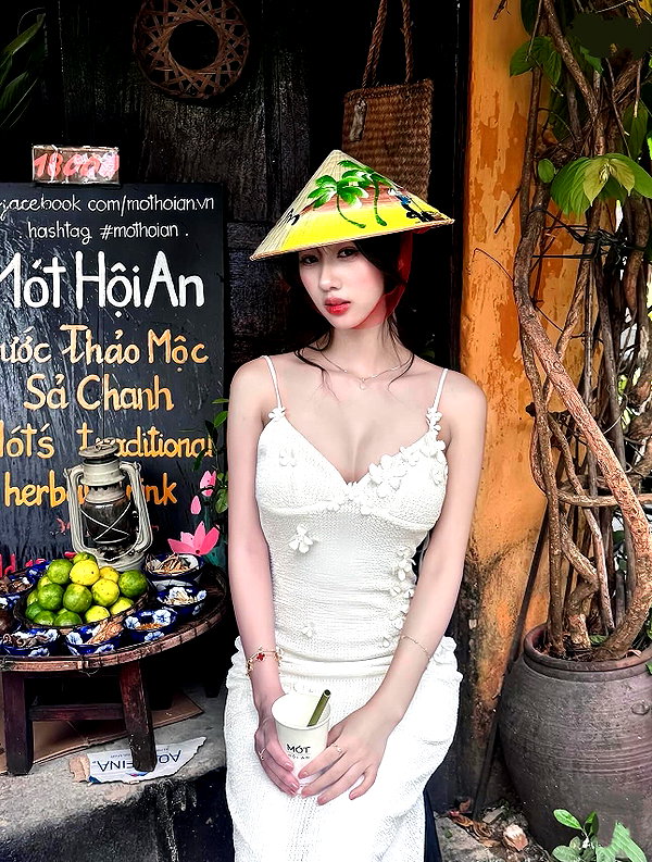 lyhythuedoxinh instagram image archive image