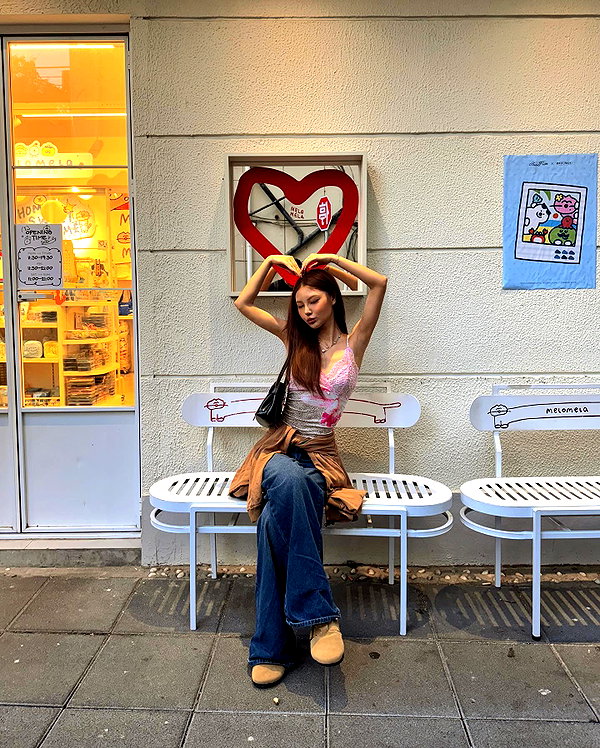 ll.lu1s instagram image archive image