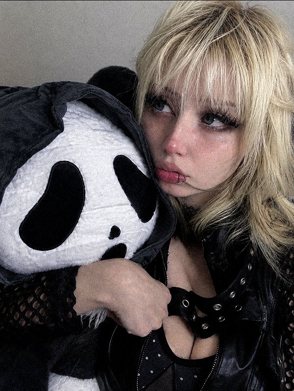 felinaaxi instagram image archive image