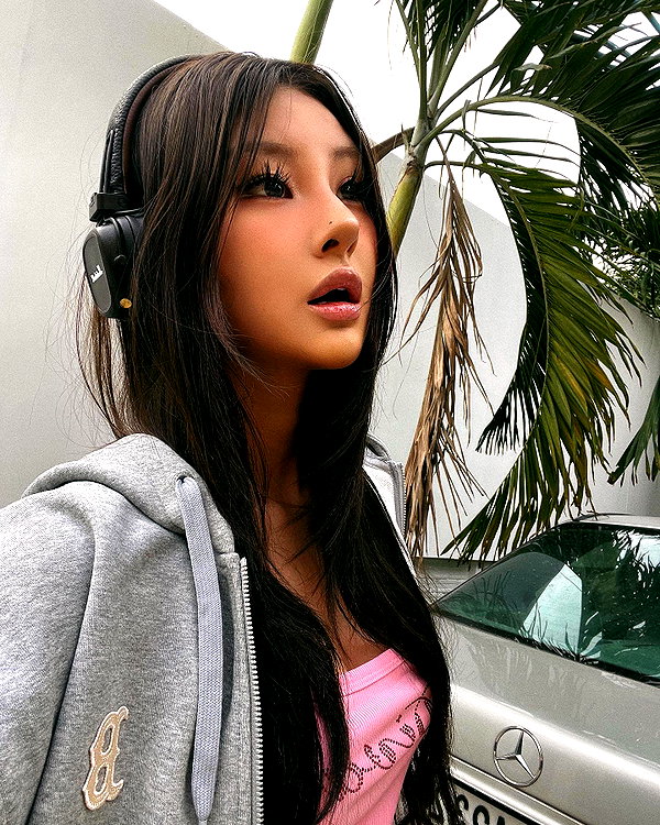 ll.lu1s instagram image archive image