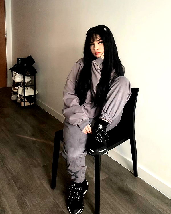_roniira instagram image archive image
