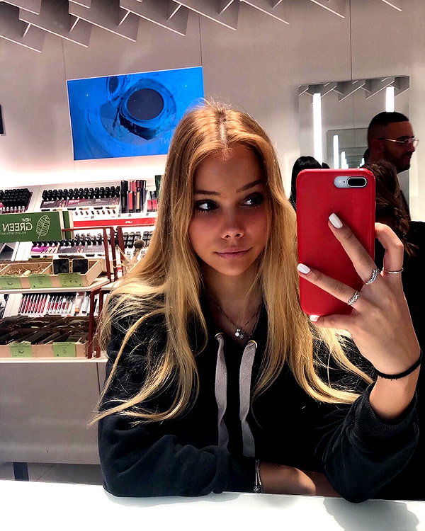 yulia.isakov instagram image archive image