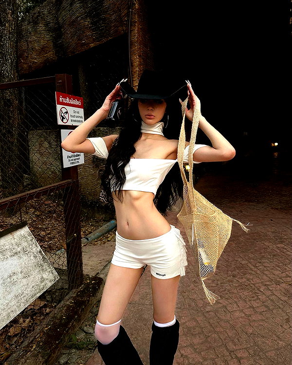 fair_mua instagram image archive image