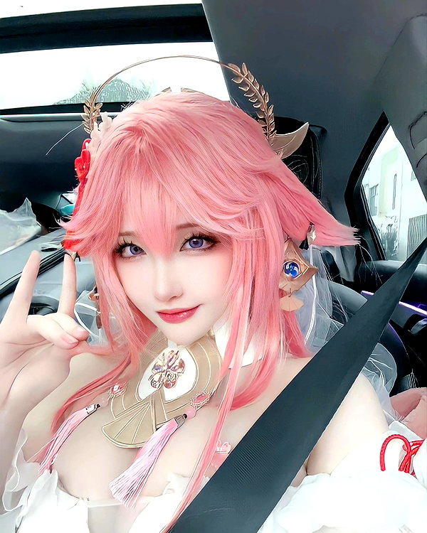 gallery_cosplayer instagram image archive image