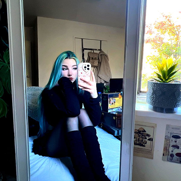 danielle.mercedie instagram image archive image
