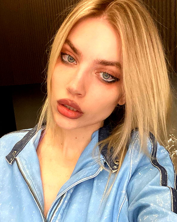 anya4everr instagram image archive image