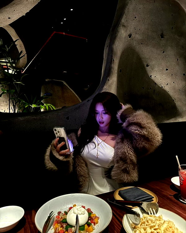 lyhythuedoxinh instagram image archive image