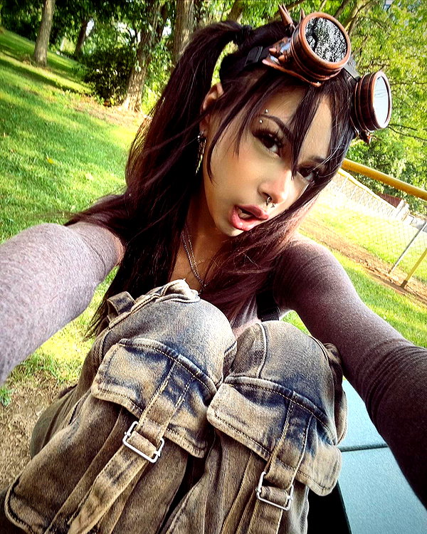 twodollie instagram image archive image