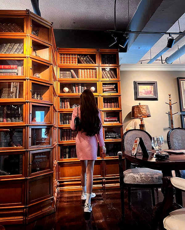 dear.zia instagram image archive image