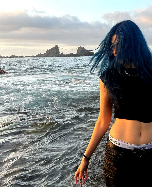 ayash.hila instagram image archive image