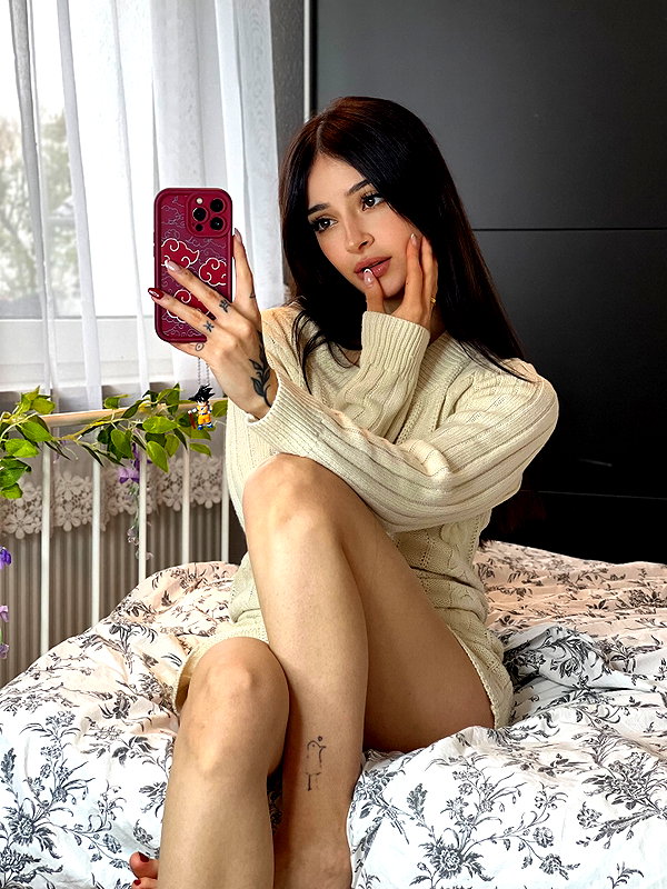 cata.leyah instagram image archive image