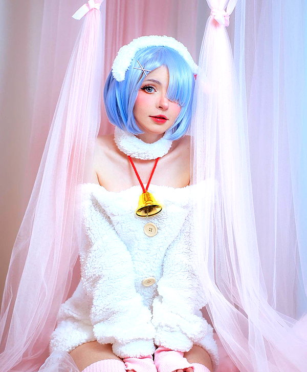 peachmilky_ instagram image archive image
